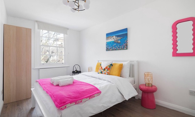 Camden Town with Primrose Hill Apartment | Spacious 5-Bed Apartment in Camden Town