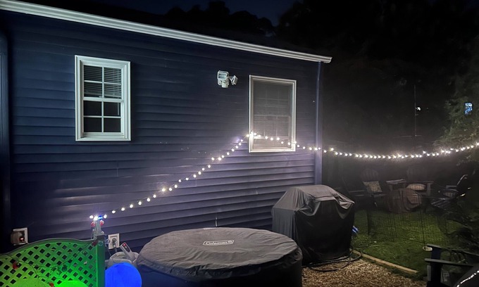 Roanoke House | Spacious 5-bed house in charming Roanoke with AC, WiFi this home can sleep 8-10