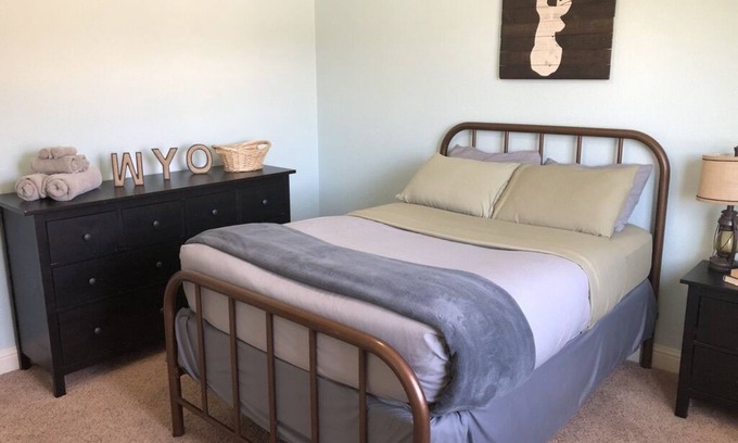 Laramie House | Spacious 5 bedroom, 3.5 bath home. Great for individuals, groups, and families!