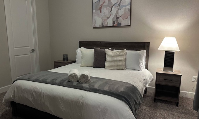 Loughman House | Spacious 5-bedroom house with AC and fitness room in fabulous Loughman