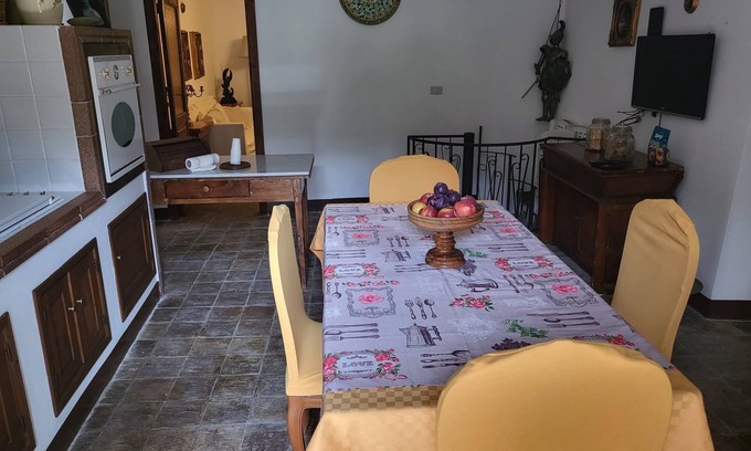 Aidone House | Spacious 5-bedroom house in charming Aidone with WiFi, terraces, private garden