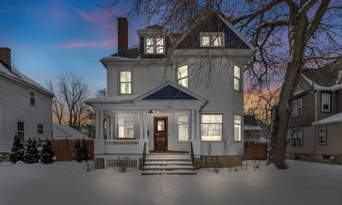 Elyria House | Spacious 5-bedroom house with parking and everything you need in charming Elyria
