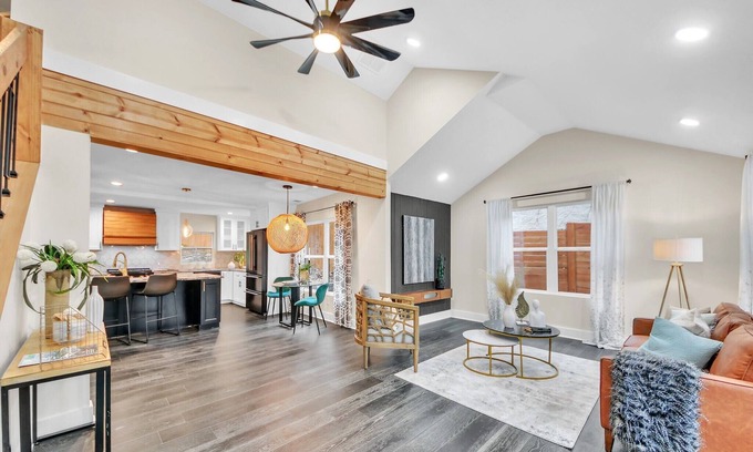 Hapeville House | Spacious 5-bedroom Luxury house seconds from Atlanta Airport with All Amenities