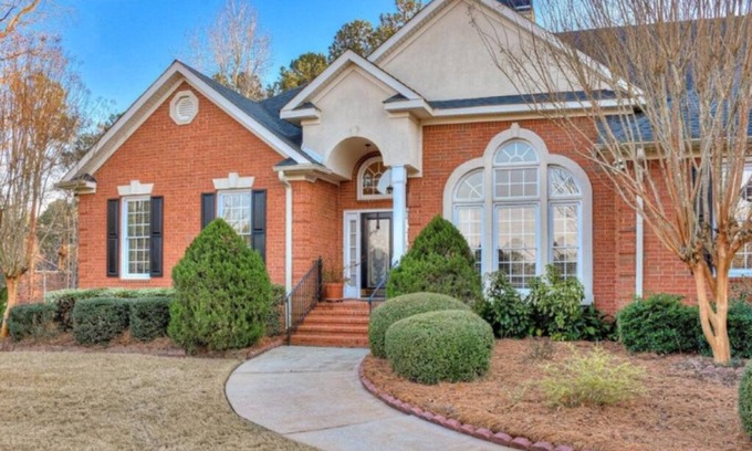 Evans House | Spacious 5-Bedroom Ranch Home for Augusta Masters Rental