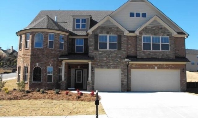Church Street House | Spacious 5-Bedroom Retreat with AC in Vibrant Atlanta