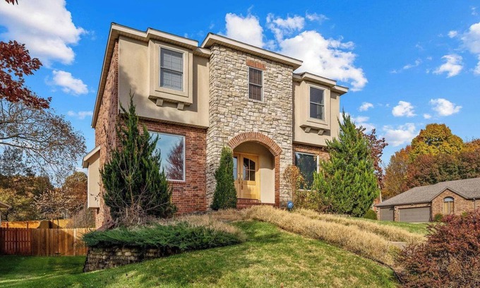 Springfield House | Spacious 5-bedroom house with WiFi, AC in tranquil Springfield