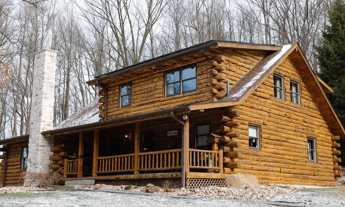 New Philadelphia Cabin | Spacious 6-bedroom cabin & sports bar in Amish country. Close to Breitenbach.