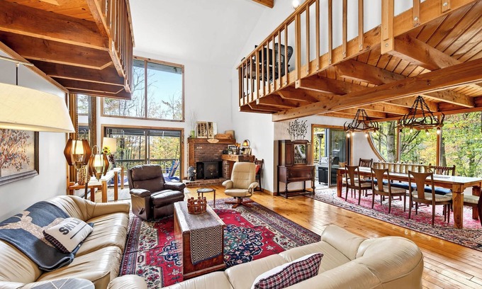 Ellicottville Ski Chalet | Spacious 6 Bedroom Chalet Near Holiday Valley