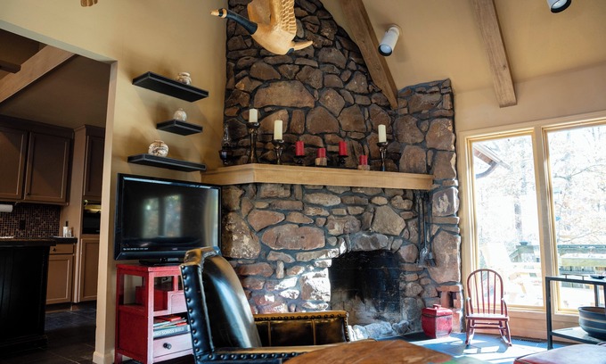 Jenkins House | Spacious 6-bedroom house on 25 acres in the Ozarks w/hot tub and private trail!