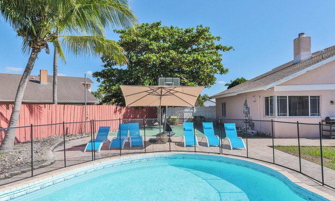 Ives Estates House | Spacious 6-bedroom Miami Heat Mansion