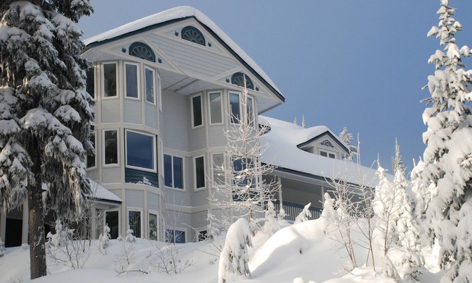 Silver Star Mountain House | Spacious 6-bedroom whole home, amazing location on ski way with private suite