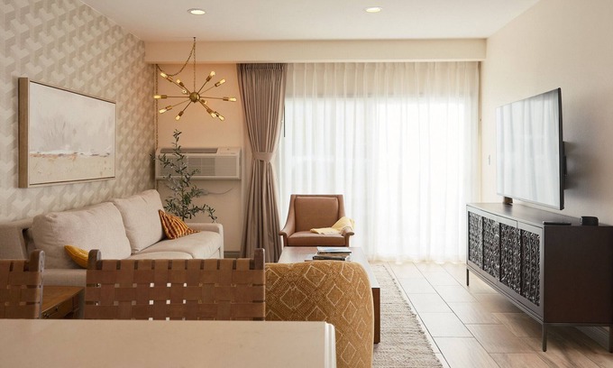 Carlsbad Condo | Spacious '60s Inspired Retreat- 10 minutes to beaches in La Costa, Carlsbad, CA