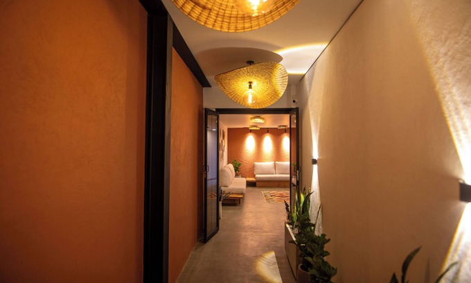 La Florida House | Spacious 7-bedroom house with AC and WiFi in fantastic Medellín