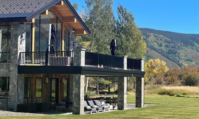 Aspen House | Spacious 8-bedroom house in tranquil Aspen with fitness room and private pond