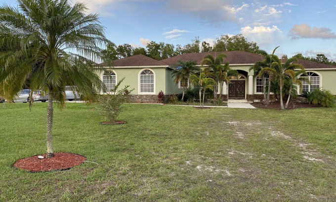 Hunt Club House | Spacious Acreage Getaway with private pool and basketball court