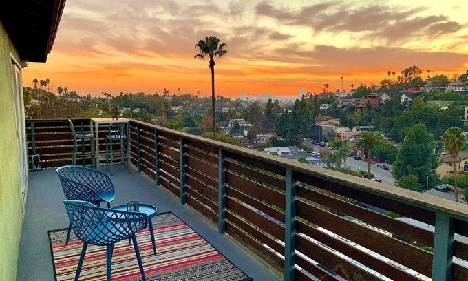 Silver Lake Condo | Spacious and airy Silverlake Treehouse with sweeping views.