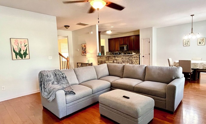 Newnan House | Spacious and comfortable 4-bed/3bath house in charming Newnan GA