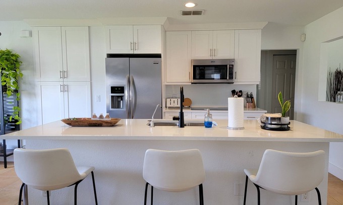 Golden Gate House | Spacious and fully renovated home, free parking