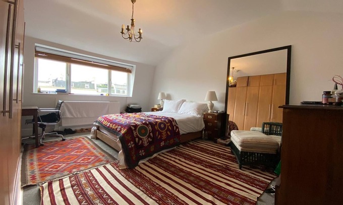 Knightsbridge and Belgravia Apartment | Spacious and light, 2 bedroom flat in Connaught Village