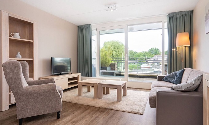 Merenwijk Apartment | Spacious and luxurious first flloor apartment with balcony- Kaag Resor (10)