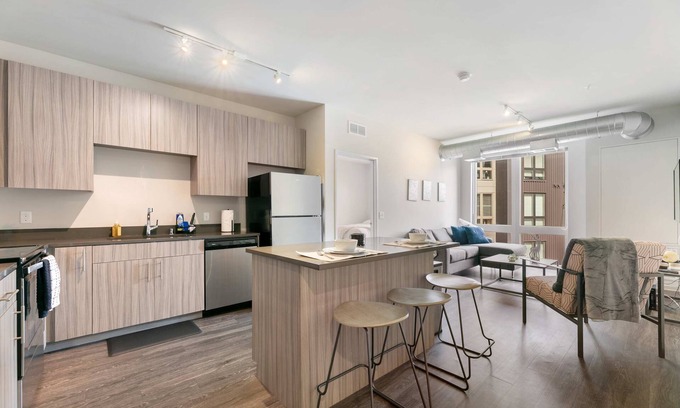 Prospect Park Apartment | Spacious and Modern With Premium Amenities Near U of M