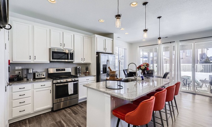 Henderson House | Spacious and Modern Home near DIA