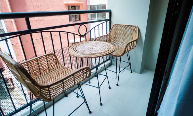 Mactan Export Processing Zone Condo | Spacious and quiet cozy condo, 3 minutes away from Mactan Airport Cebu.