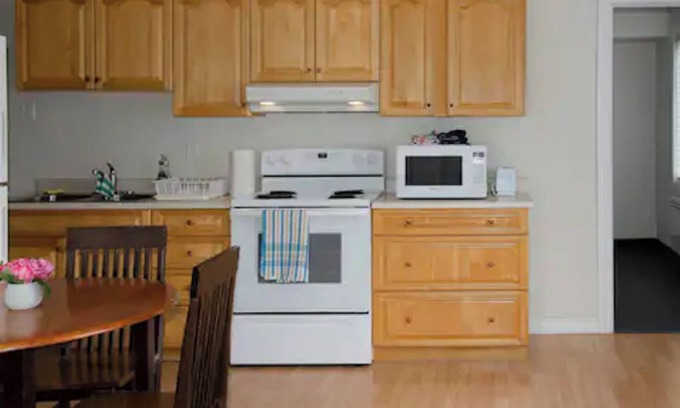 Timiskaming District Apartment | Spacious and spotless two-bedroom suite with full kitchen and livingroom.