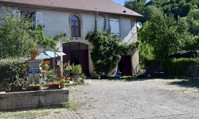La Tour-du-Meix Apartment | Spacious apartment in beautiful environment close to Lac de Vouglans