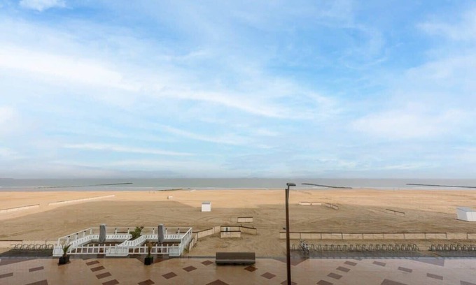 Albertstrand Apartment | Spacious apartment with terrace and sea-view