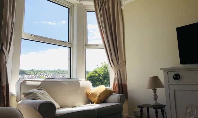 Swanage Apartment | Spacious Apartment, Central Swanage close to town, sea and railway