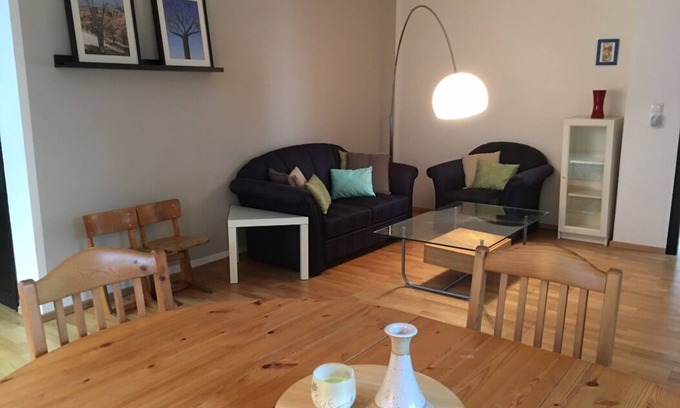 Königswinter Apartment | spacious apartment with a view of the green and private terrace