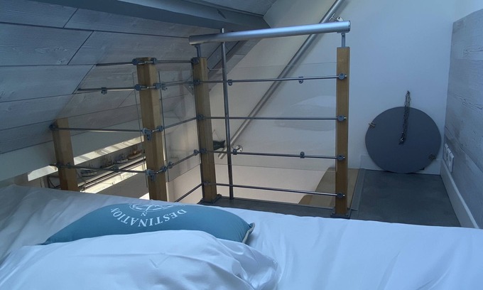 La Turballe Apartment | SPACIOUS APARTMENT FACING THE SEA, FEET IN THE WATER!