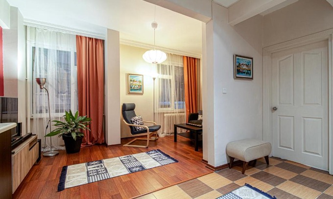 Sisli Apartment | Spacious apartment in central Mecidiyekoy/Ortaklar