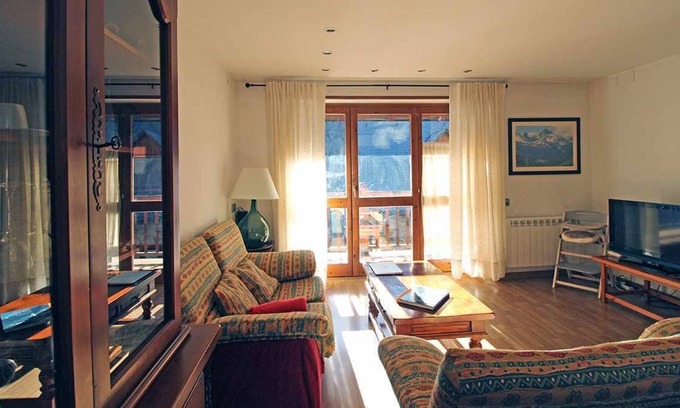 Gessa Apartment | Spacious apartment in the Naut Aran HUTVA04-1222