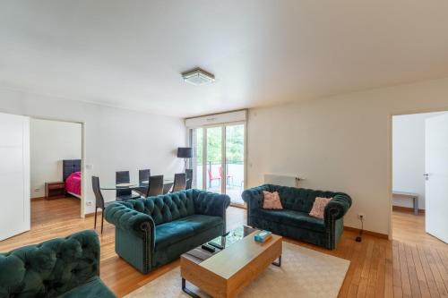 Porte-Dauphine Apartment | Spacious Apartment - Trocadéro