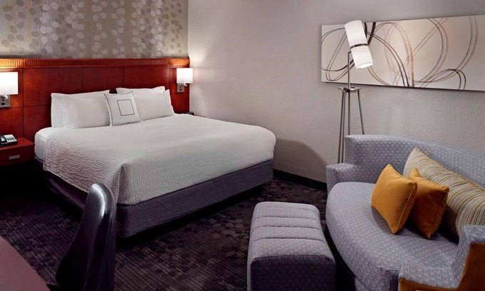 Home Park Hotel | Spacious Atlanta Stay | Free WiFi, Parking & Fitness Center