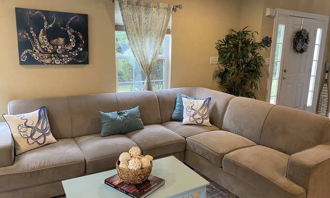 Keys Of Marsh Harbor House | Spacious Beach Getaway for Family and Friends