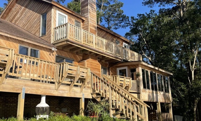 Kitty Hawk House | Spacious beach house on the water - private getaway, dock and water access