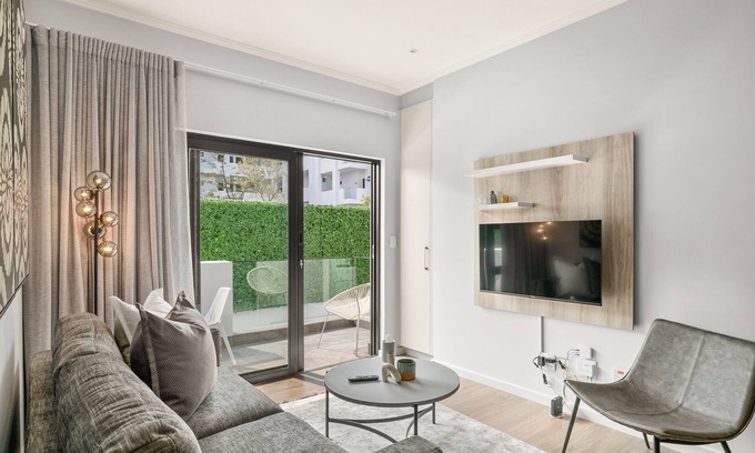 Greater Johannesburg Metropolitan Area Apartment | Spacious | Brand New | 2 Bed | Rosebank