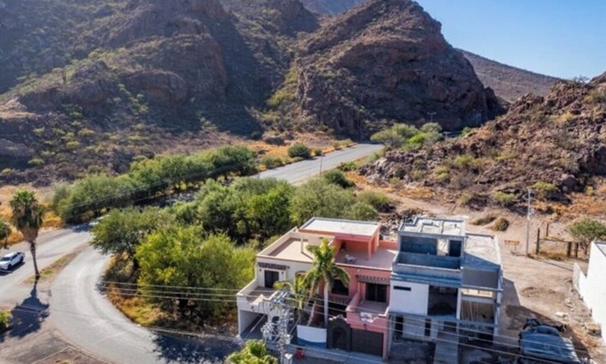 San Carlos House | Spacious Casa, Mountain Views, Close to beaches!
