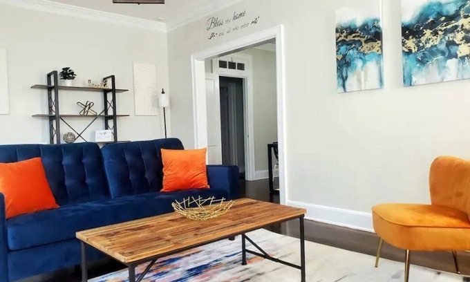 Montgomery House | Spacious Centrally Located 3 Bed 2 Bath - Sleeps 8