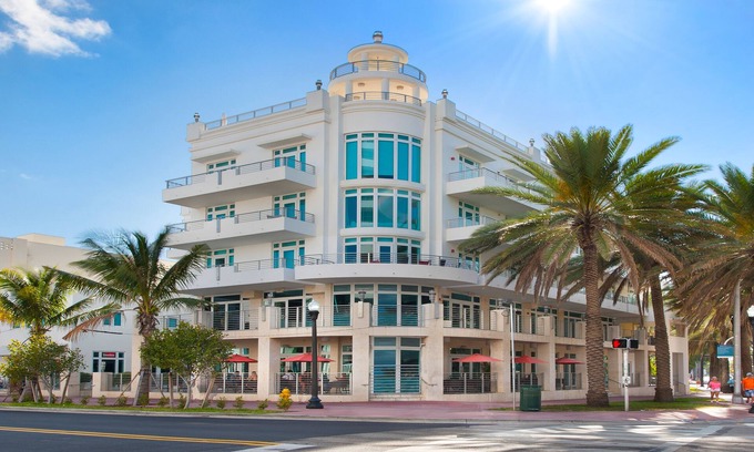 South Pointe Apartment | Spacious condo - rooftop pool & incredible location - dog-friendly