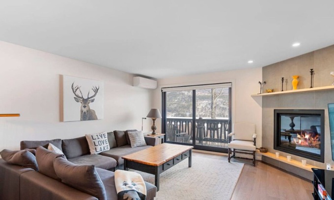 Mont-Tremblant Condo | Spacious Condo with Lake and Mountain View