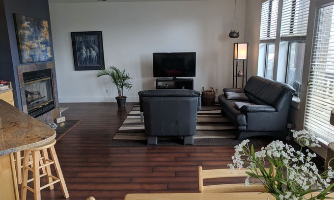 Pinebrook Condo | Spacious condo with killer mountain views