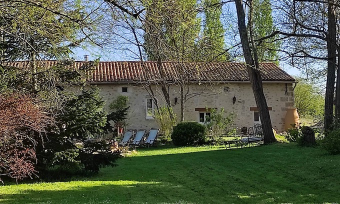 Cubnezais House | Spacious cottage in the countryside