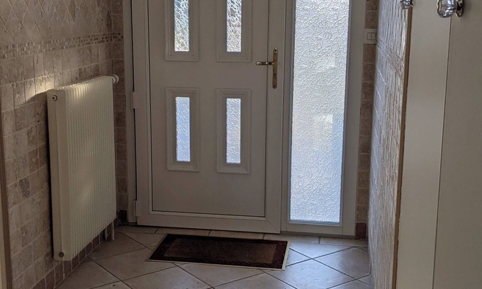 Ecos House | Spacious country house 15 minutes from town, pets welcome!