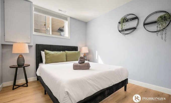 Southeast Calgary Condo | Spacious Cozy Couples Getaway » Queen Bed » Secure