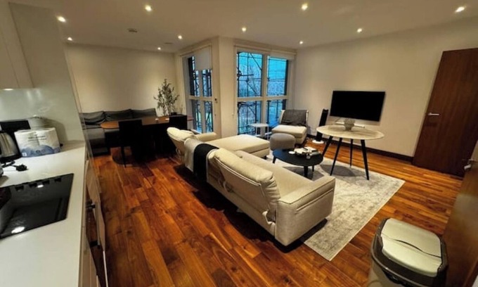 Brondesbury Apartment | Spacious cozy luxury 2 bedroom apartment n