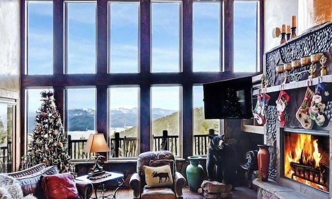 Angel Fire House | Spacious, Custom Built, Luxury Home Cabin with Hot Tub, Stunning Views,
